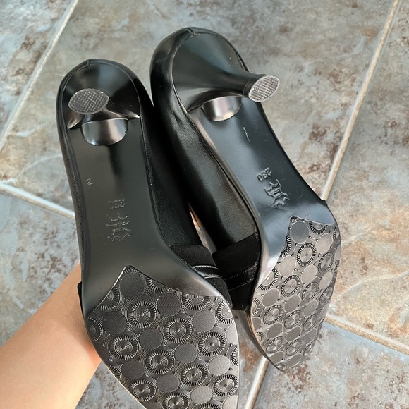 Black Kitten Heels - Picture 5 of 5